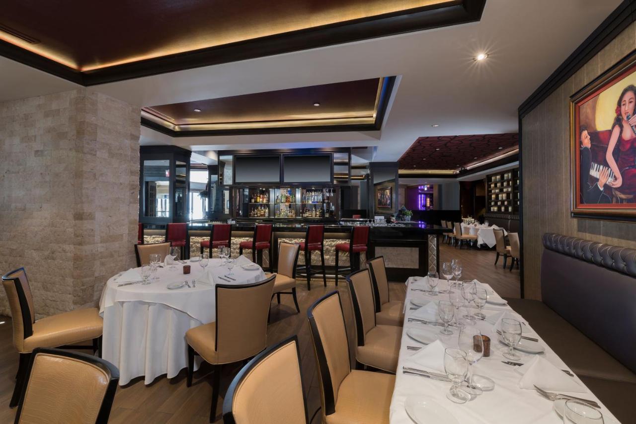 Hotel Wyndham Grand Fallsview