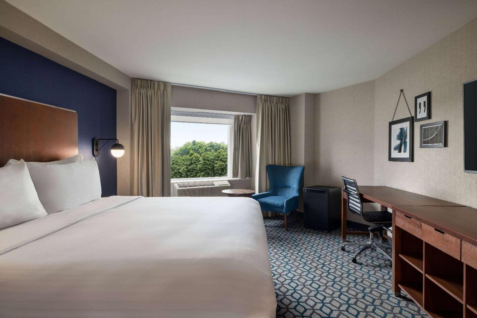 Wyndham Grand Fallsview 4*